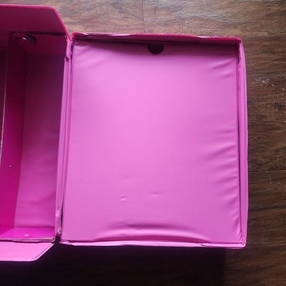 Barbie  - Picture 13 of 16